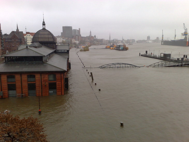 Schon heute steht der Hamburger Fischmarkt bei einer Sturmflut unter Wasser.