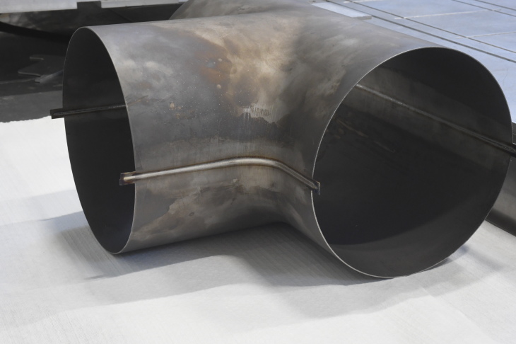 Ein Rohrknoten aus Titan für Zapfluft-Systeme in Flugzeugen