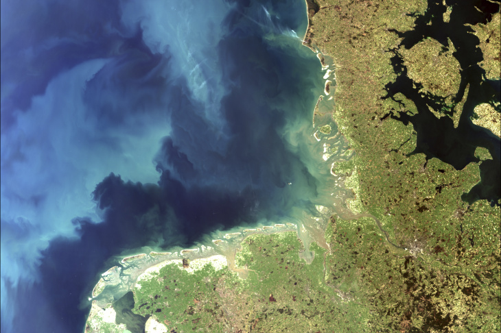 Satellitenbild der Nordsee und Norddeutschland (Bild: Daten ESA, verarbeitet von Hereon)